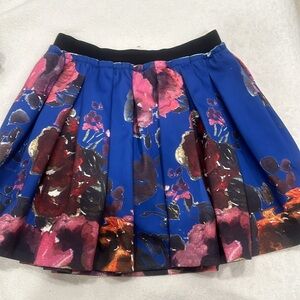 Pleated skater blue with floral print skirt pleated size S/M